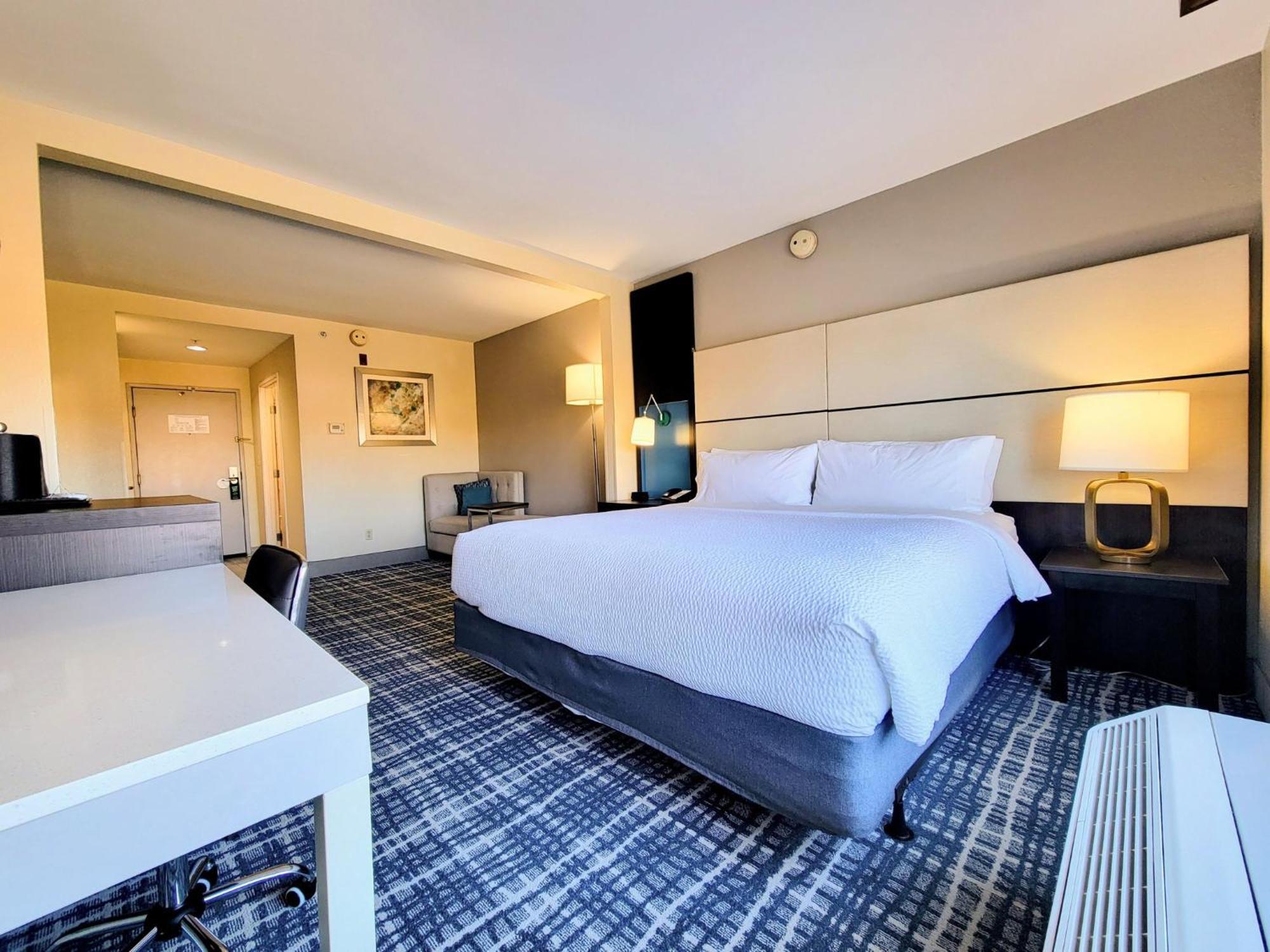 Holiday Inn - Belcamp - Aberdeen Area By Ihg Zewnętrze zdjęcie